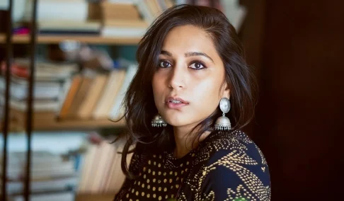 Zoya Hussain